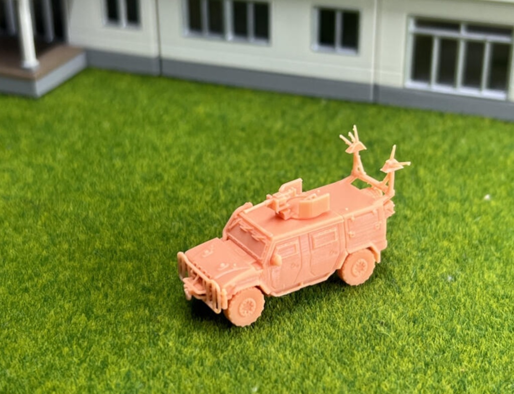 991 1/144 Iveco LMV 4x4 装甲車