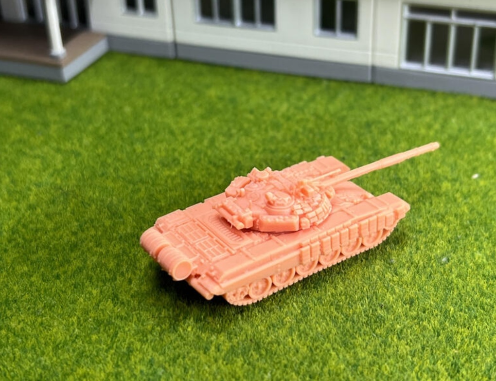 985 1/144 T-72B戦車