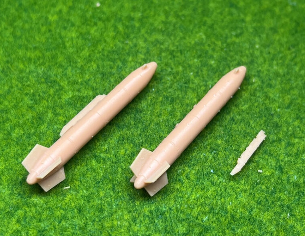 900 1/144 SU-24用 PTB-3000 増槽 4枚入