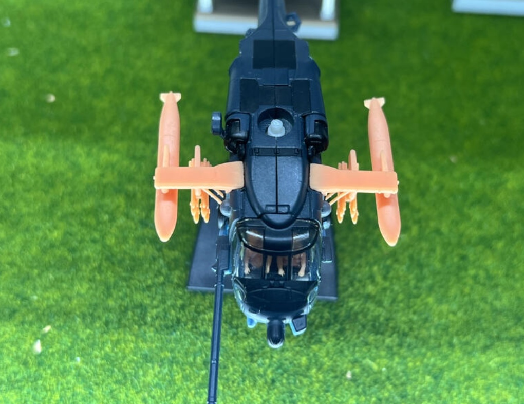 899 1/144 UH-60 A ヘルファイアミサイル 增槽 改造用部品 UH-60は含まれておりません