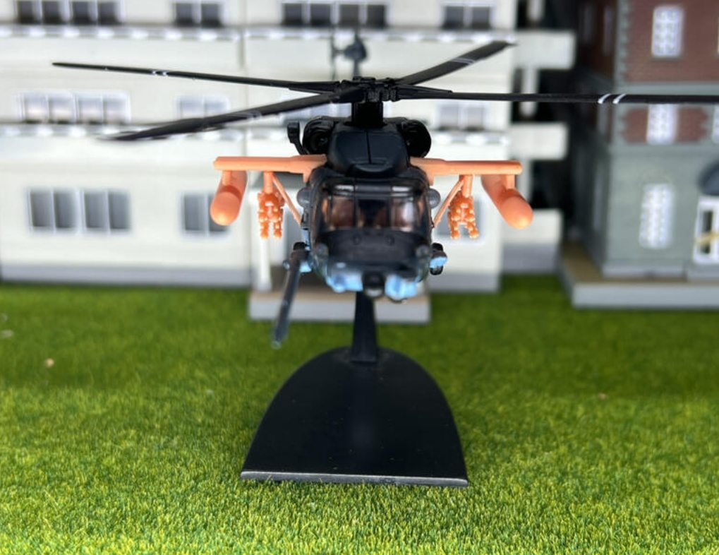 899 1/144 UH-60 A ヘルファイアミサイル 增槽 改造用部品 UH-60は含まれておりません