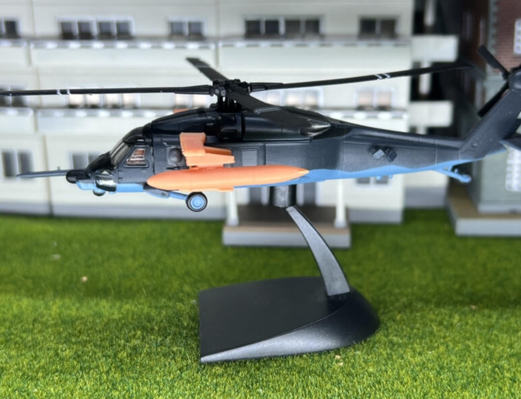 899 1/144 UH-60 A ヘルファイアミサイル 增槽 改造用部品 UH-60は含まれておりません