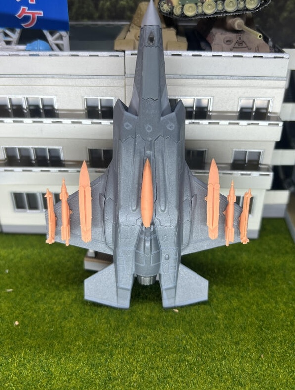 896 1/144 F-35用パイロン GAU-22機関砲ポッド 一機用(F-35および爆弾は含まれておりません)