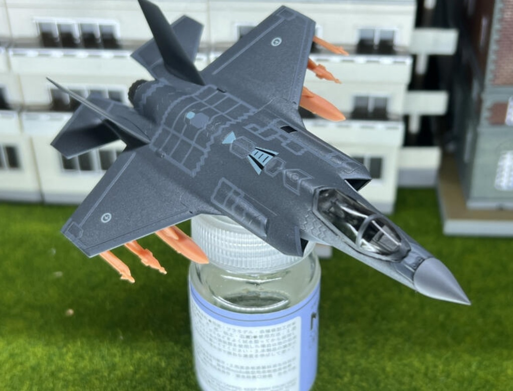 896 1/144 F-35用パイロン GAU-22機関砲ポッド 一機用(F-35および爆弾は含まれておりません)