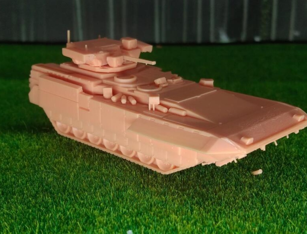 834 1/144 T-15 アルマータ 歩兵戦闘車