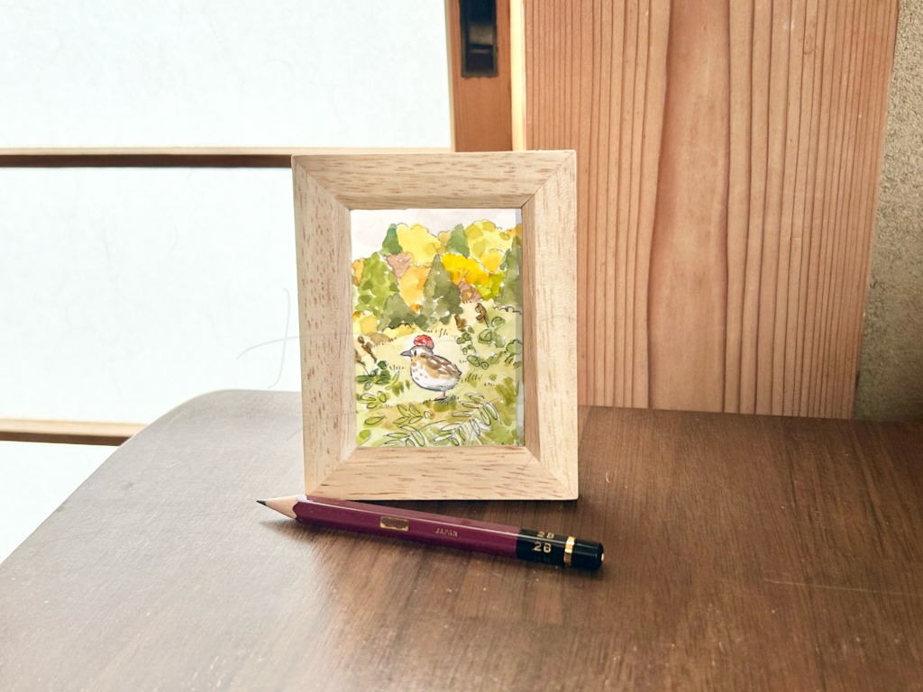 紅葉のお山と小鳥