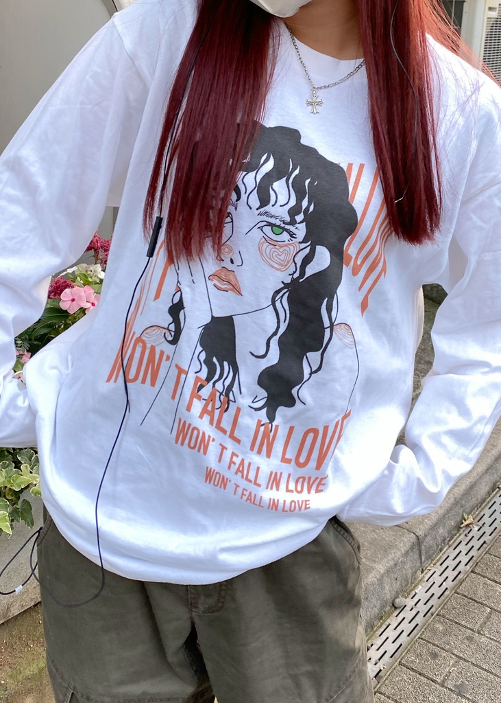 ロングスリーブTシャツwon't fall in love
