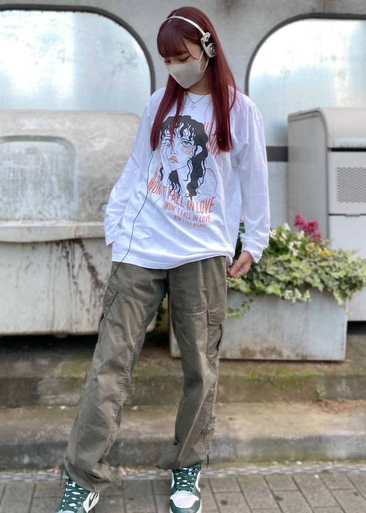 ロングスリーブTシャツwon't fall in love