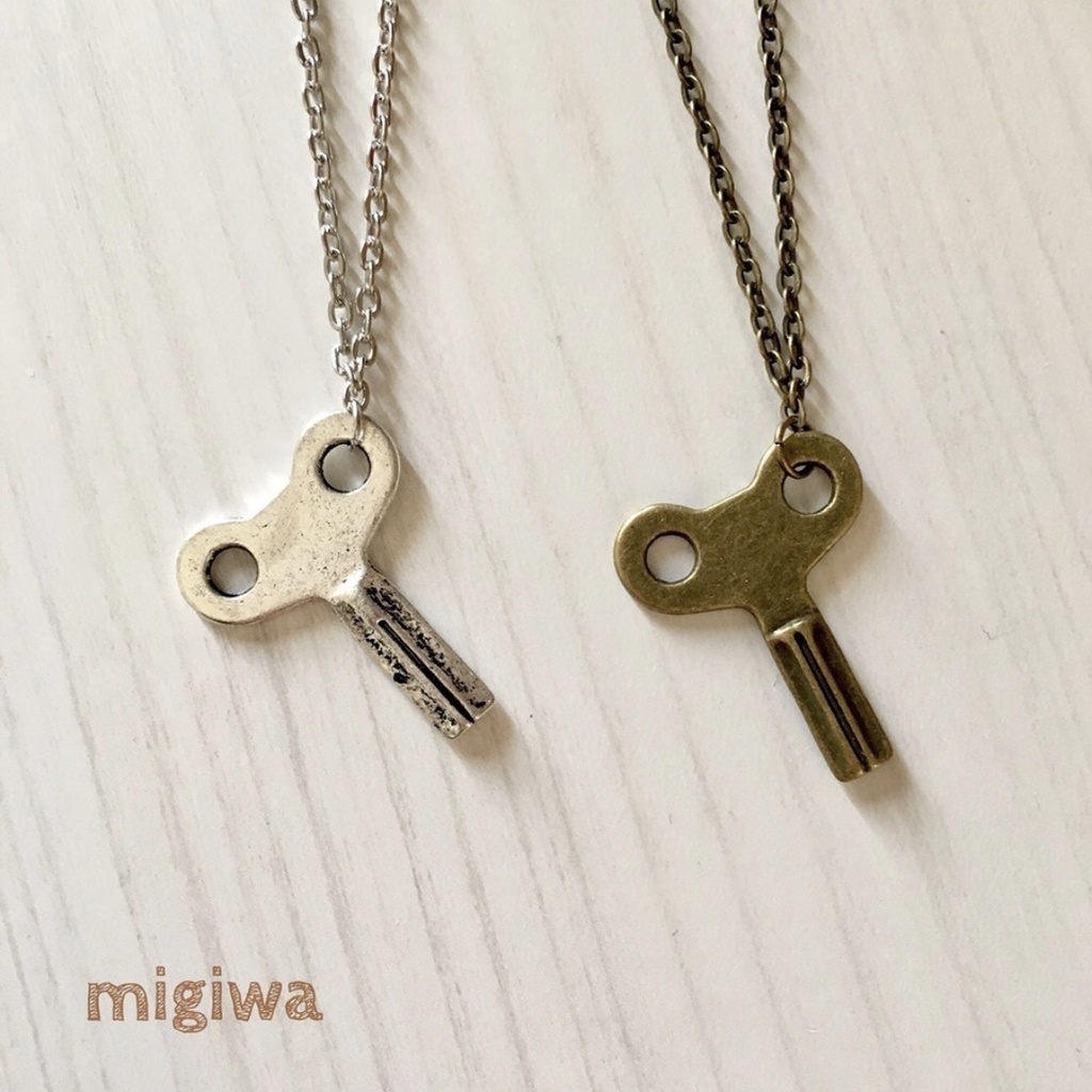 ネジ巻きネックレス(シルバー)