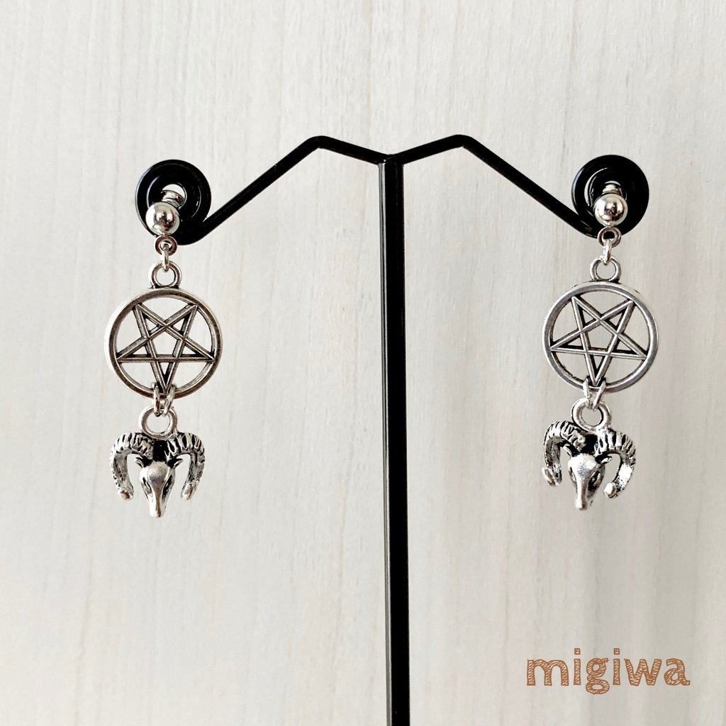 悪魔のピアス/イヤリング