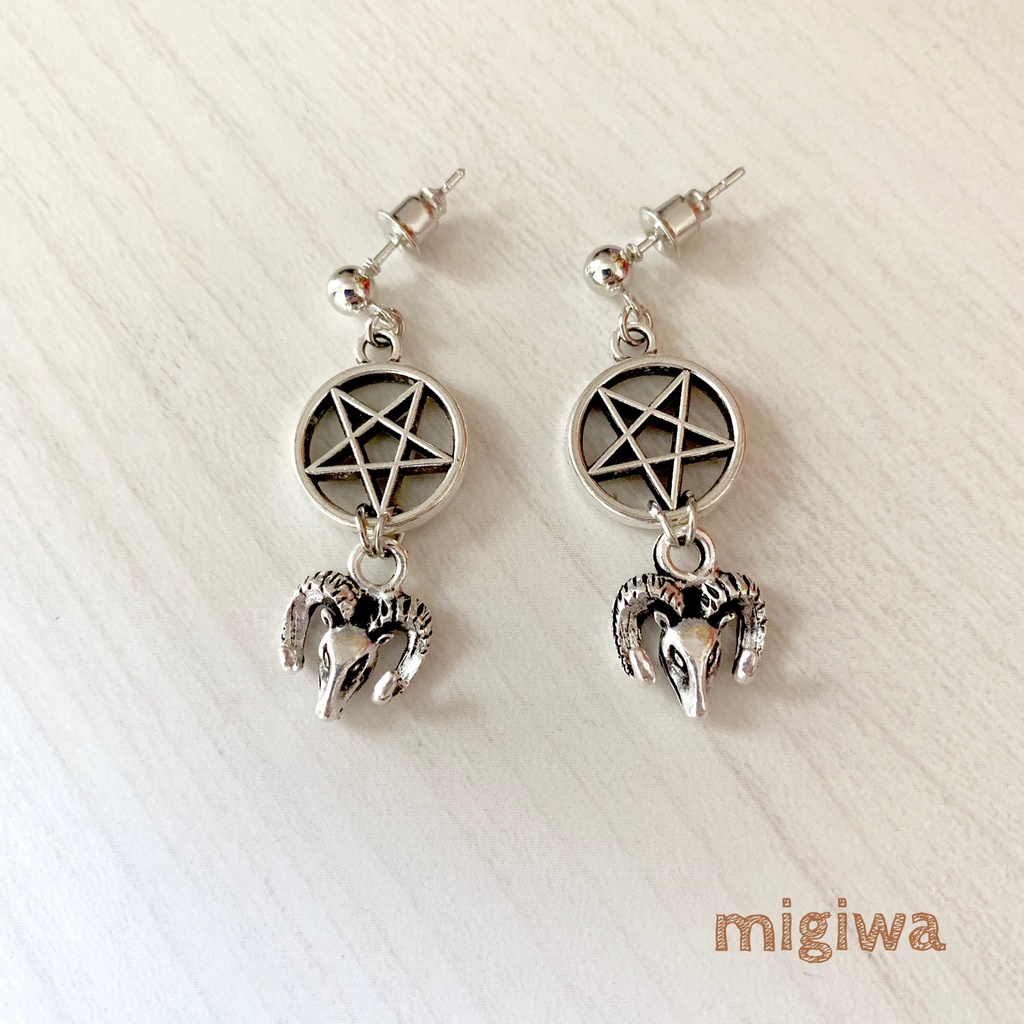 悪魔のピアス/イヤリング