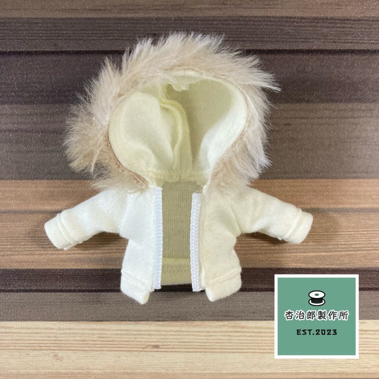 ふわふわファー付きパーカー