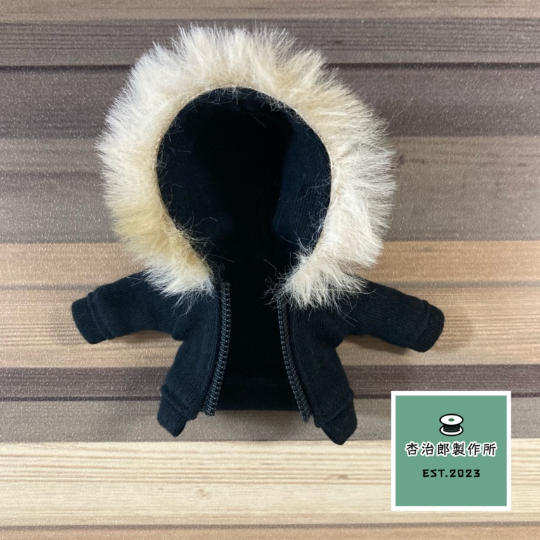 ふわふわファー付きパーカー