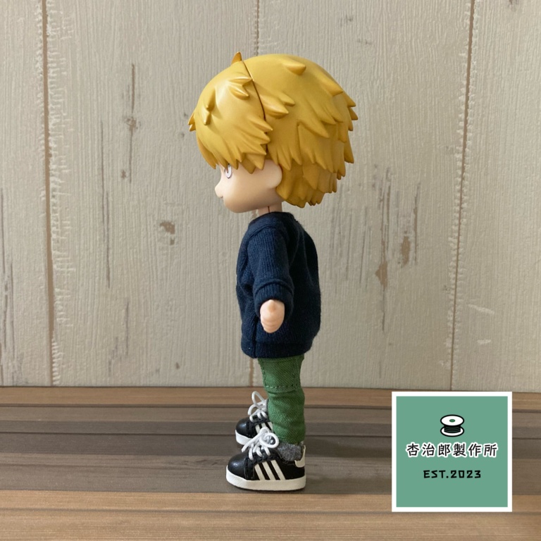 きまぐれ英字ロゴトレーナー