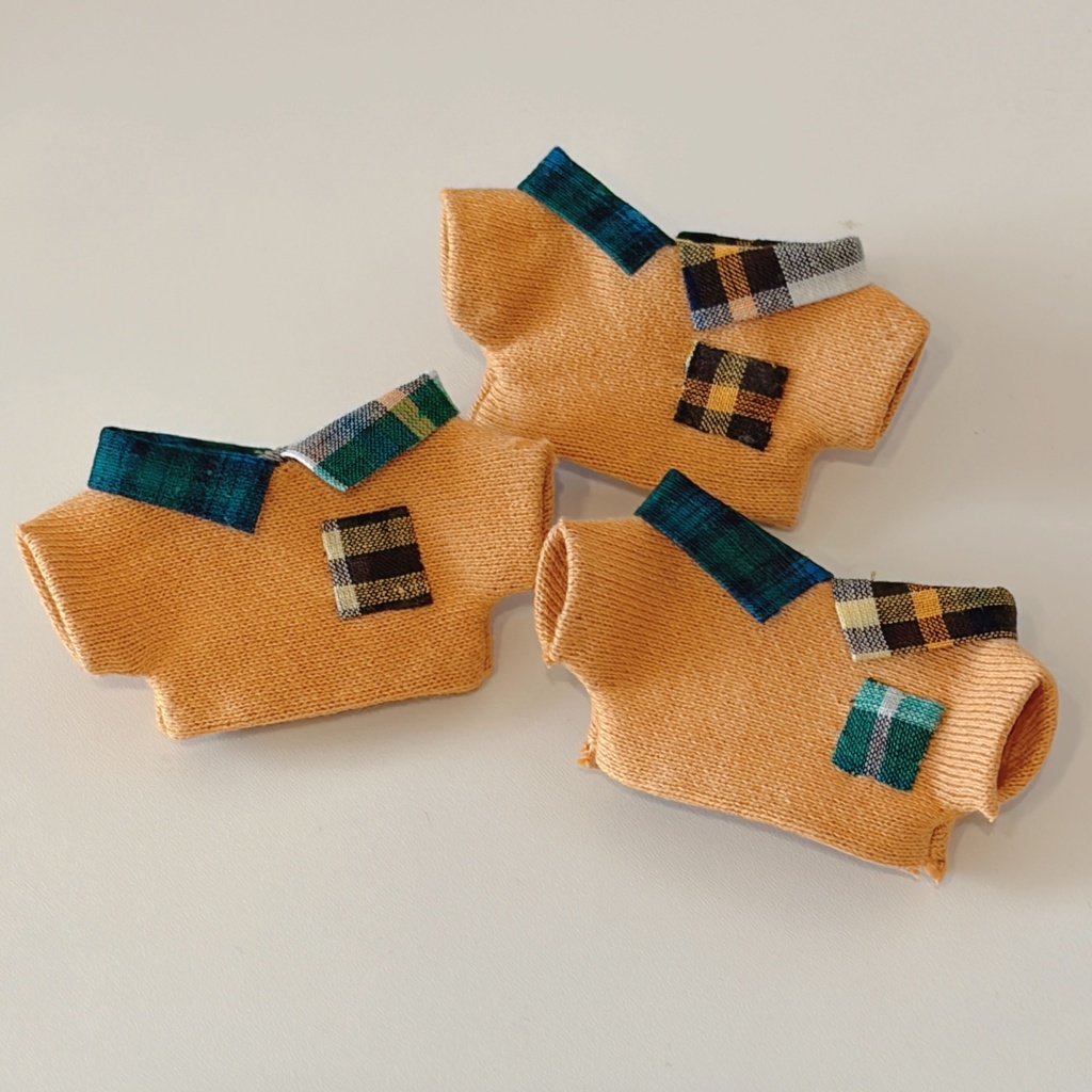 チェックの服_黄