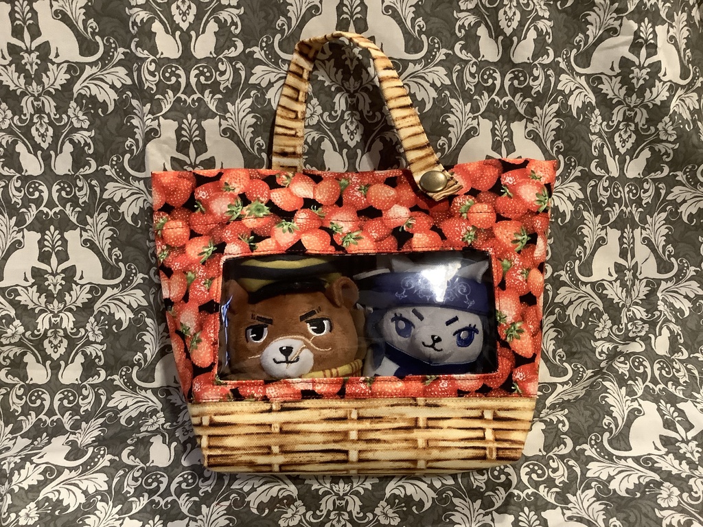 お出かけ窓付きフォゼバッグ ふたり用（いちご柄）