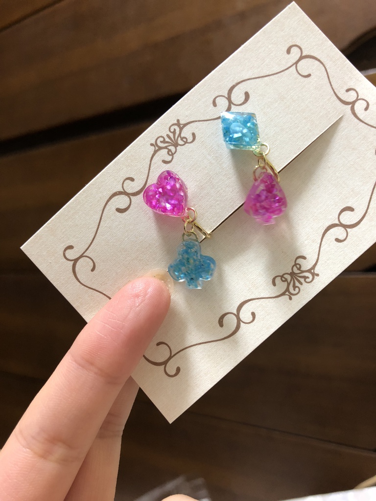 H×H ヒソカイメージピアス