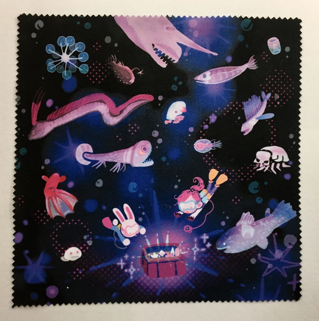 深海で宝探し！眼鏡拭き