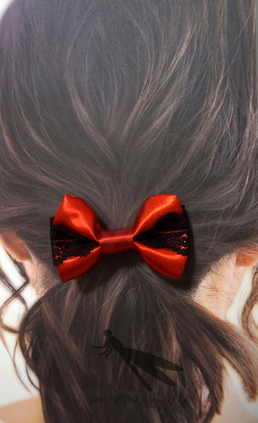【ゴム部ゆがみあり】赤サテンのリボンポニーゴム