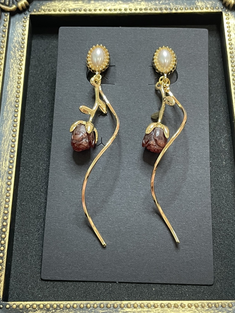 【ツイステ/ハーツラビュル寮イメージ】イヤリング,ピアス