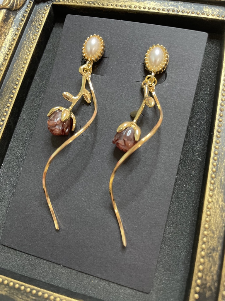 【ツイステ/ハーツラビュル寮イメージ】イヤリング,ピアス