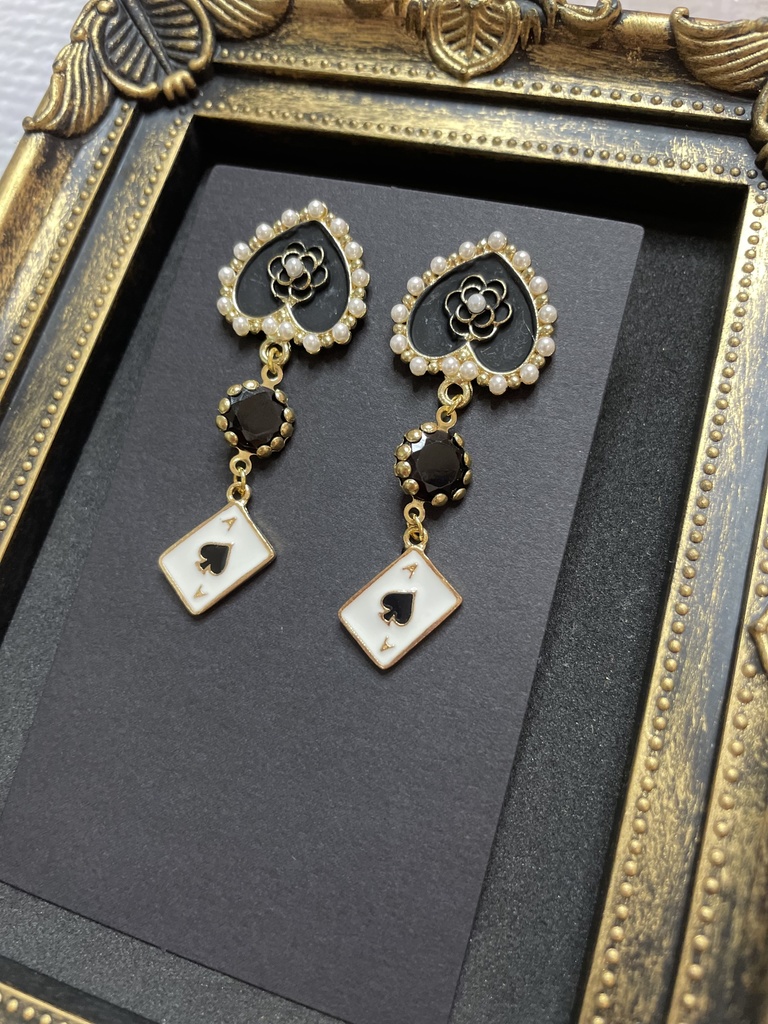 【ツイステ/デュース•スペードイメージ】イヤリング