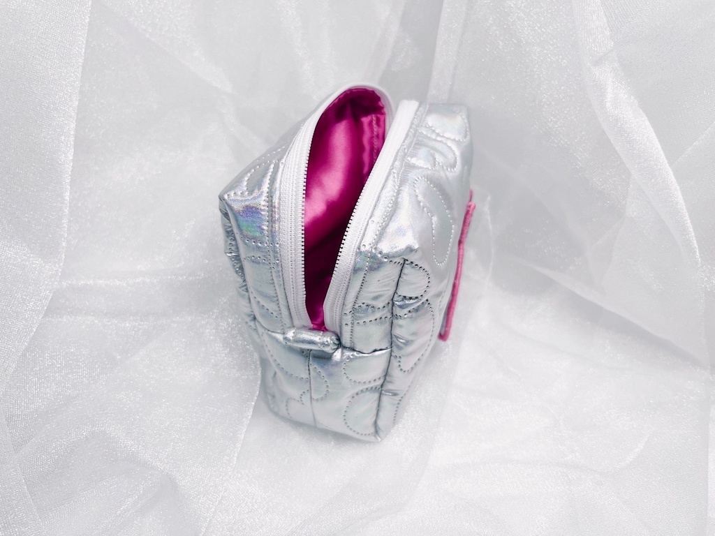 にじヴィラン刺繍ワッペンポーチ