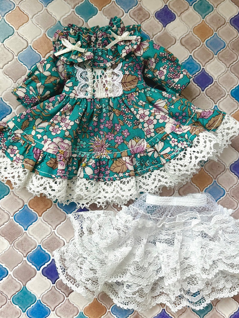 花柄のお出かけワンピース