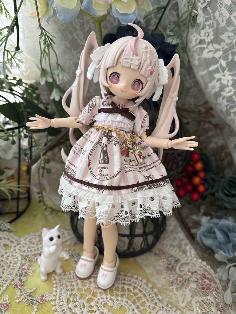 ケーキのチャームが可愛いワンピ