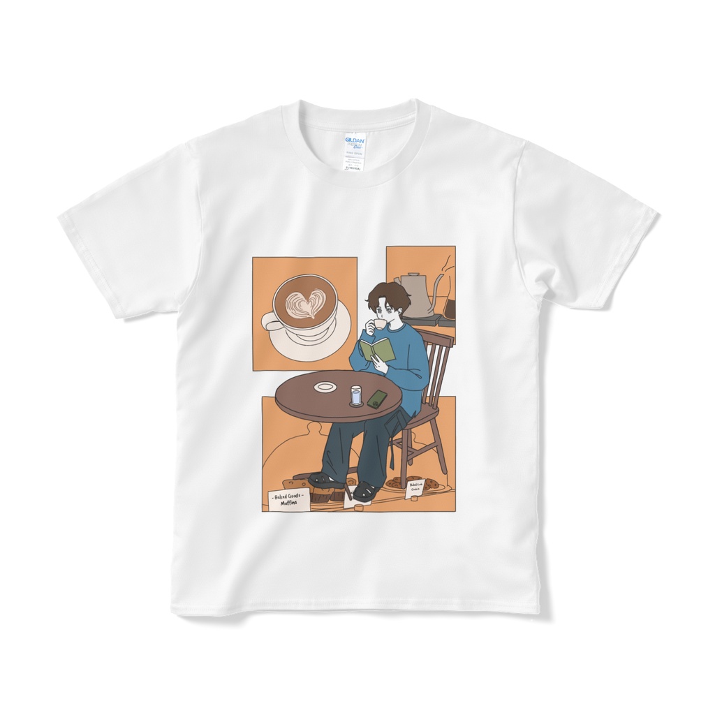 休日のカフェ青年Tシャツ