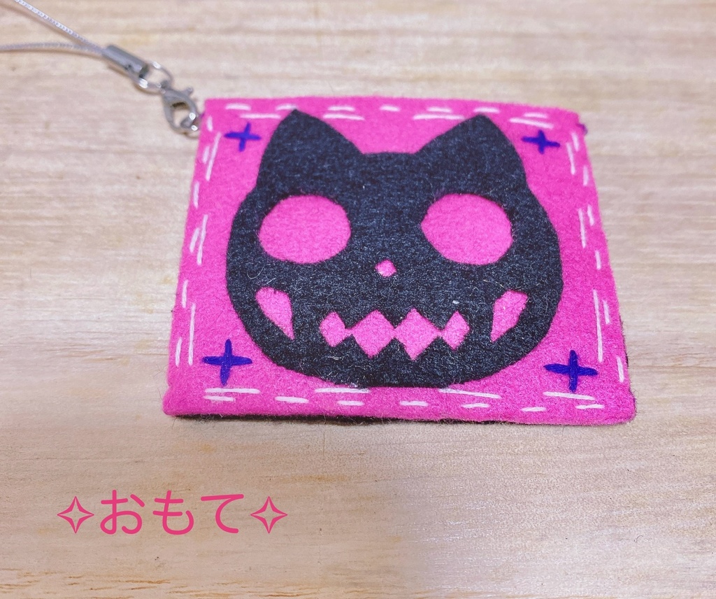 美玲ちゃんの眼帯ストラップ
