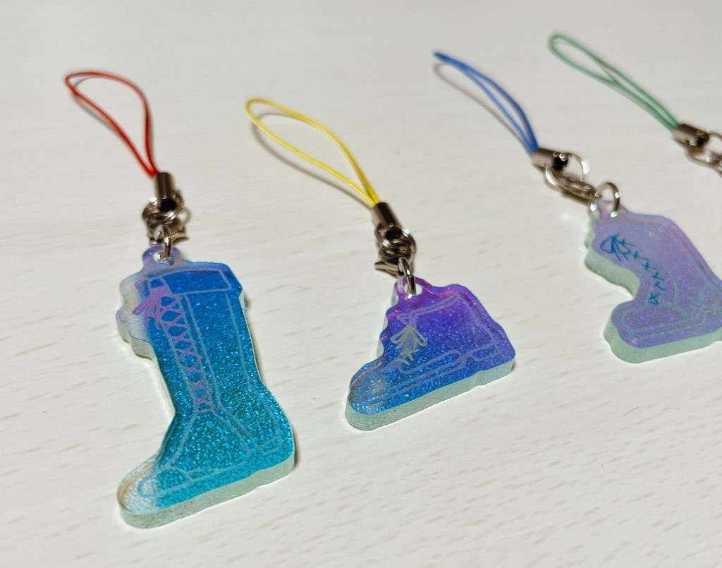 【値下げしました】無頼派オーロラアクキー