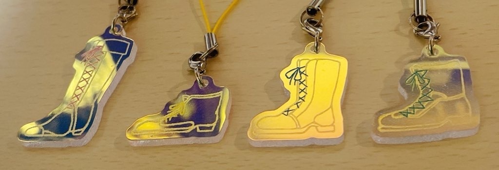 【値下げしました】無頼派オーロラアクキー