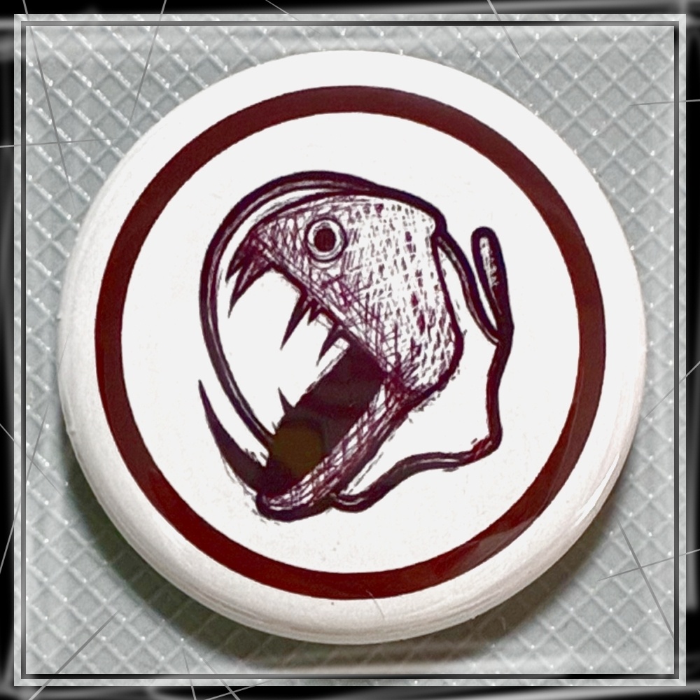 No.004 深海魚ホウライエソ｜32mm缶バッジ