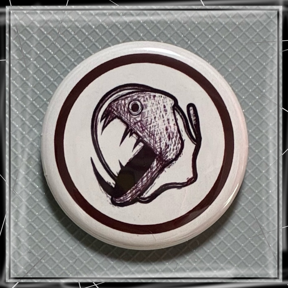 No.004 深海魚ホウライエソ｜32mm缶バッジ