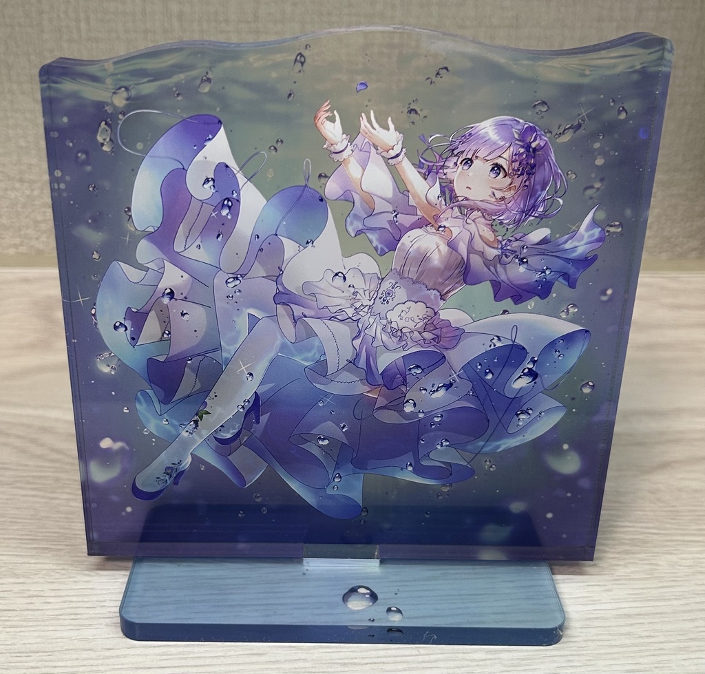 【1周年記念グッズ】アクリルスタンドー水中