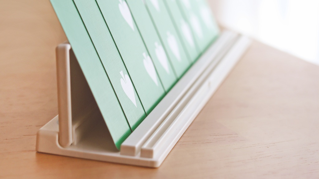 【コラボ商品】DokkoiカードスタンドM250