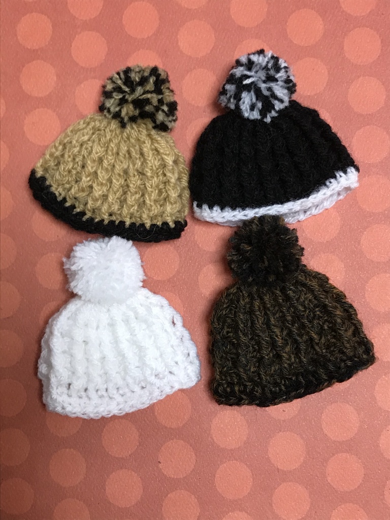 ねんどろいどサイズ　ボンボン付ニット帽