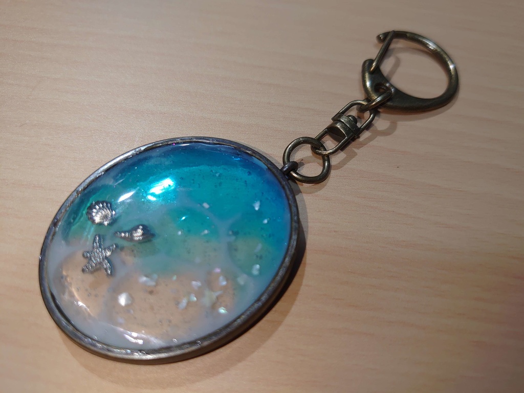 二人きりの海の世界のキーホルダー（海の彼方で消えた空より）