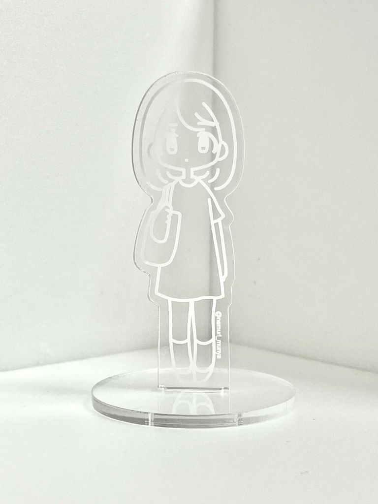 おんなのこアクスタ　立ってる