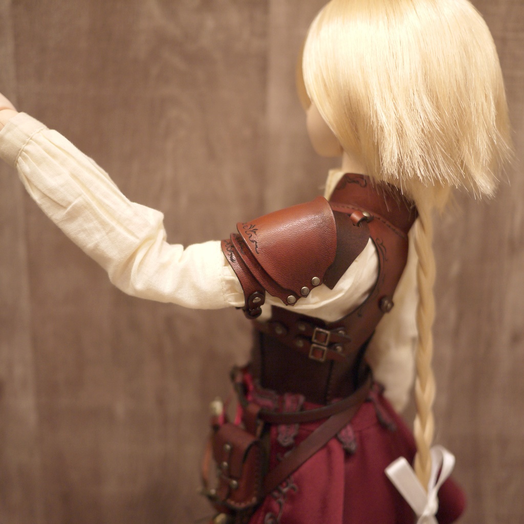 [受注生産] DD,DDdy（S/M/L胸）レザーショルダーアーマー 本革