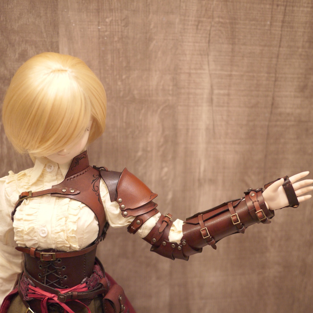 [受注生産] DD,DDdy（S/M/L胸）レザーショルダーアーマー 本革