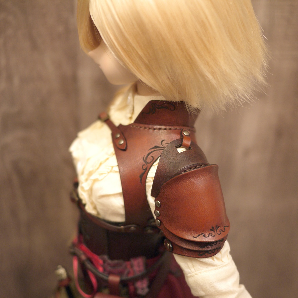 [受注生産] DD,DDdy（S/M/L胸）レザーショルダーアーマー 本革
