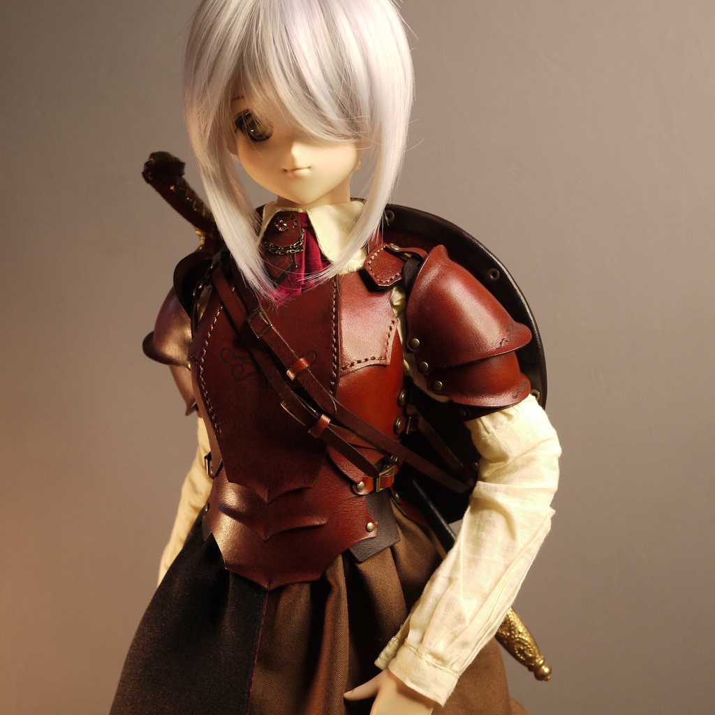 [受注生産] 1/3ドール ケルト十字レザーシールド 本革
