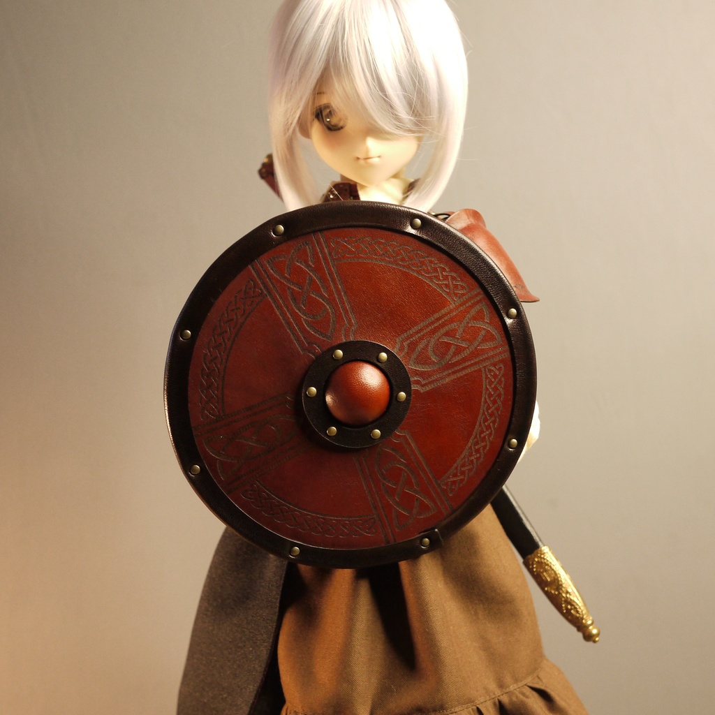[受注生産] 1/3ドール ケルト十字レザーシールド 本革