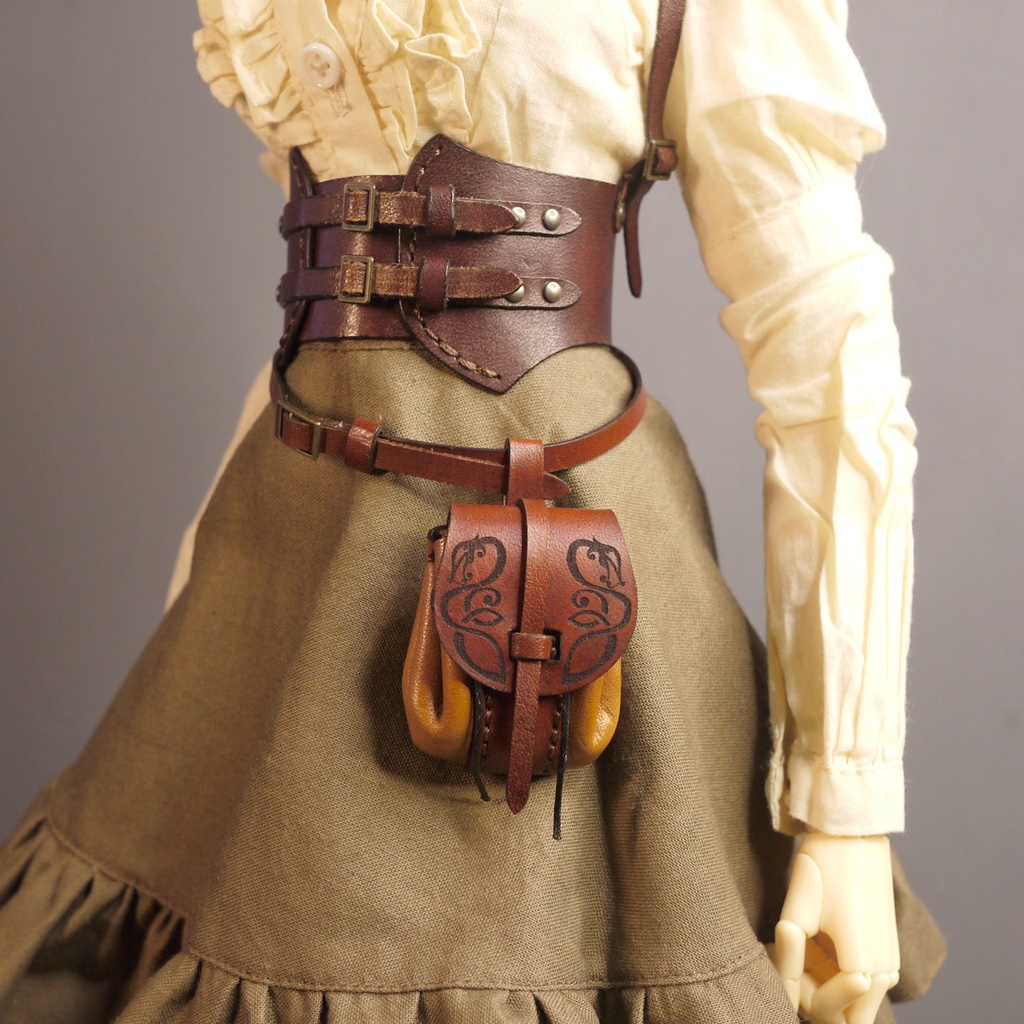 [受注生産] 1/3ドール ケルト風ドラゴン紋様巾着ポーチ 本革