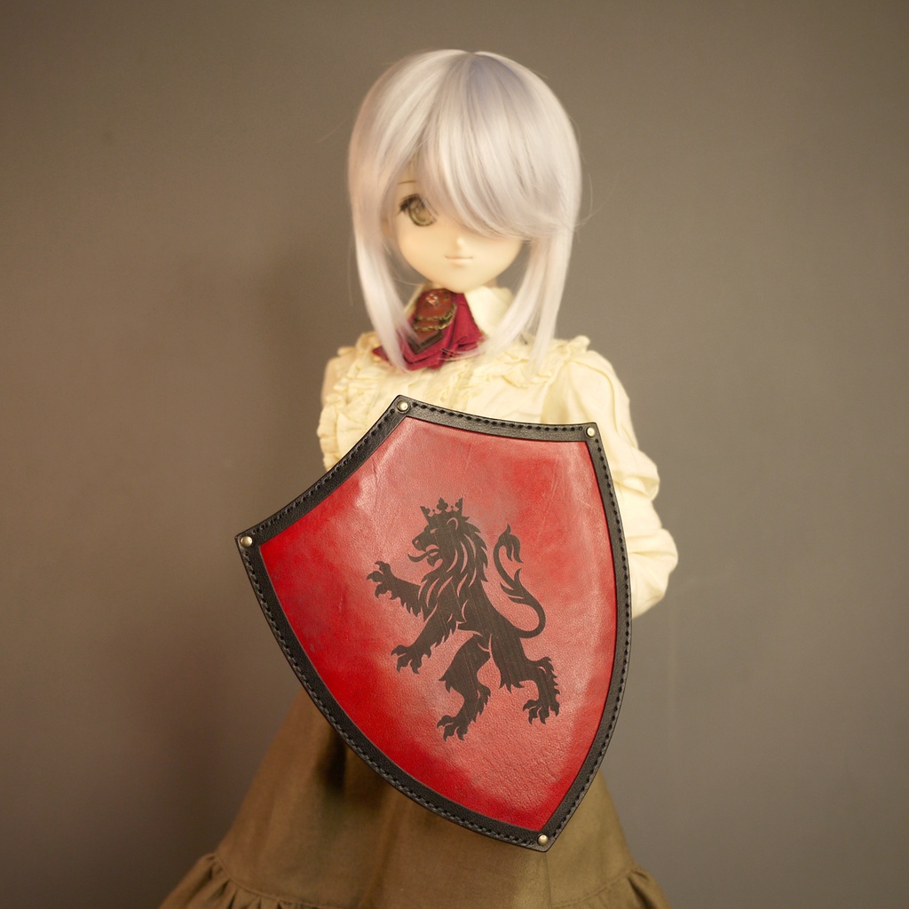[受注生産] 1/3ドール 獅子のレザーカイトシールド 本革