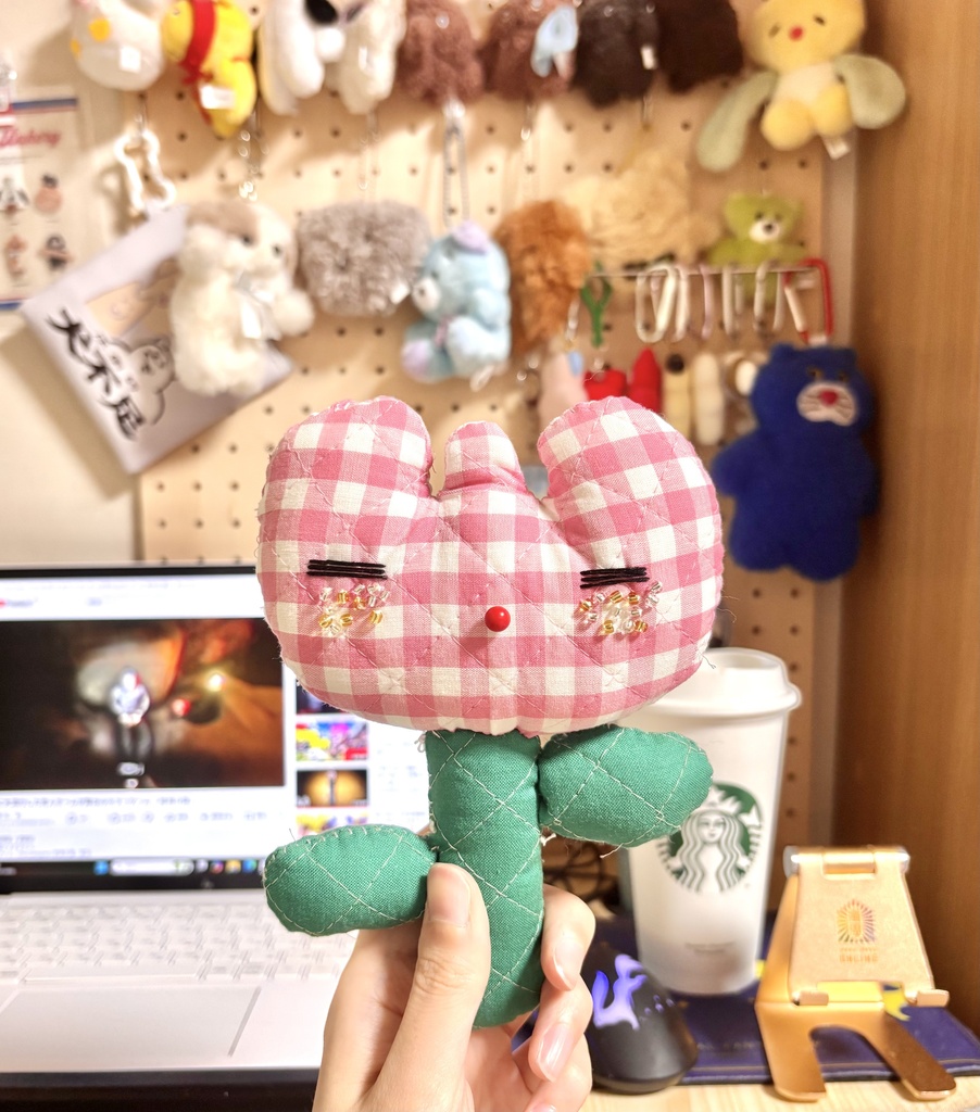 チューリップぬいぐるみ（チェック）