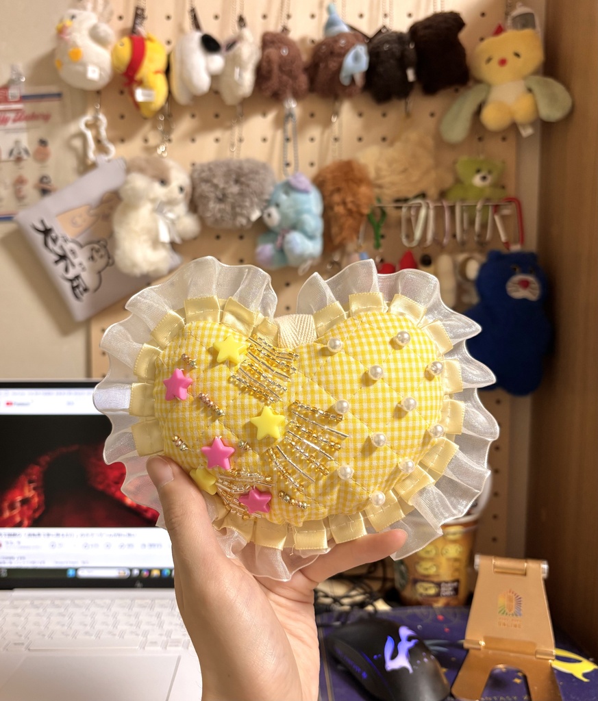 刺繍キーホルダー（きいろ）