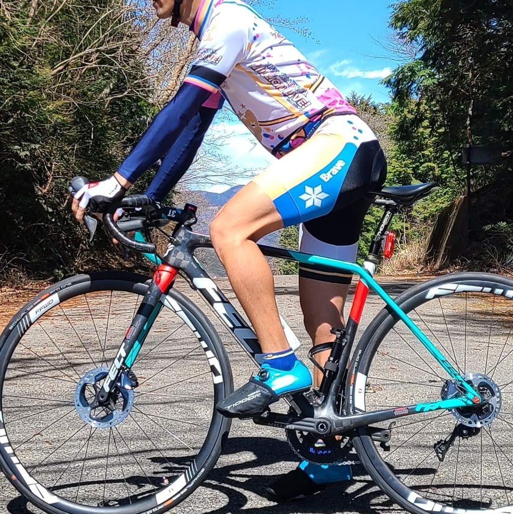 ヌーベルトリコロール風サイクルビブショーツ【つくマス】